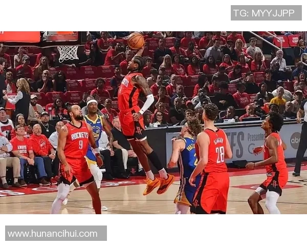 2020年NBA季后赛勇士与火箭激战回顾精彩瞬间与战术分析