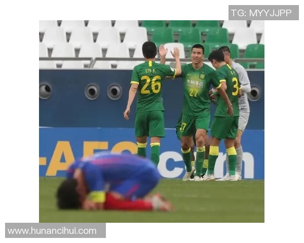 北京国安迎战深圳佳兆全力争胜展现球队实力与斗志